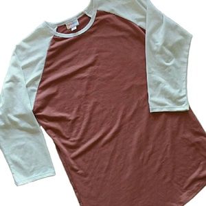 🆕LulaRoe Raglan Top